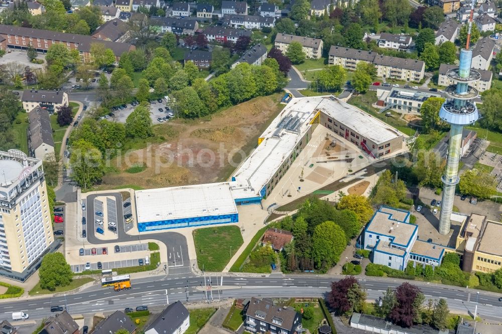 Velbert from above - School building of the Grundschule Kastanienallee between Kastanienallee and Rheinlandstrasse in Velbert in the state North Rhine-Westphalia, Germany