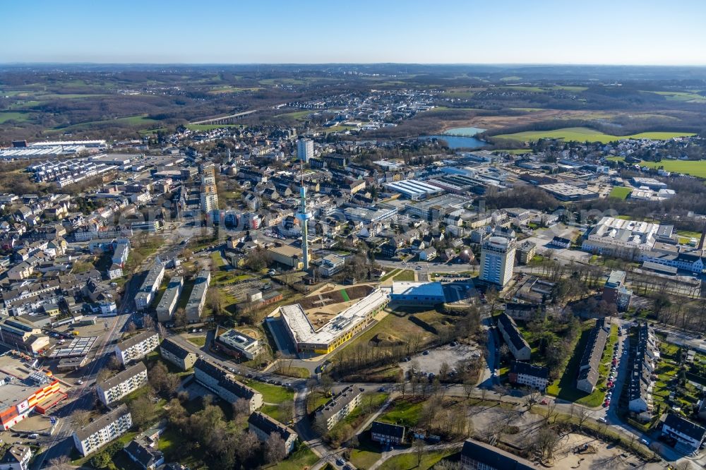 Velbert from above - School building of the Grundschule Kastanienallee between Kastanienallee and Rheinlandstrasse in Velbert in the state North Rhine-Westphalia, Germany