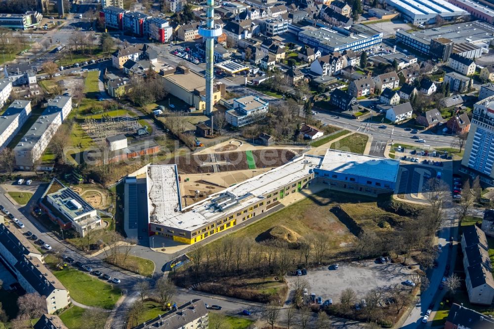 Velbert from the bird's eye view: School building of the Grundschule Kastanienallee between Kastanienallee and Rheinlandstrasse in Velbert in the state North Rhine-Westphalia, Germany