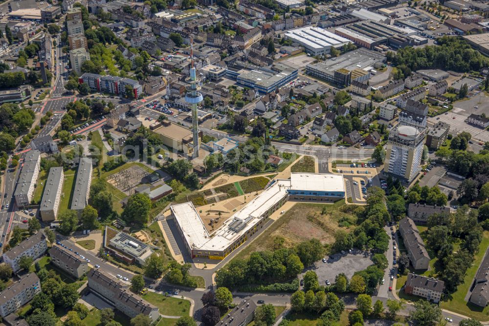 Velbert from the bird's eye view: School building of the Grundschule Kastanienallee between Kastanienallee and Rheinlandstrasse in Velbert in the state North Rhine-Westphalia, Germany