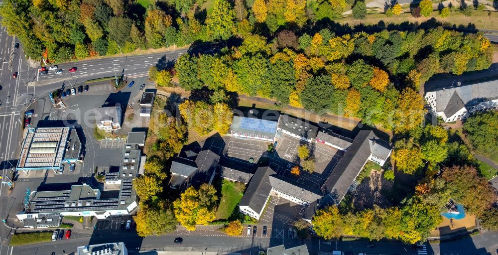 Kreuztal from the bird's eye view: School building of the Grundschule Kreuztal at the Ziegeleifeld in Kreuztal in the state North Rhine-Westphalia