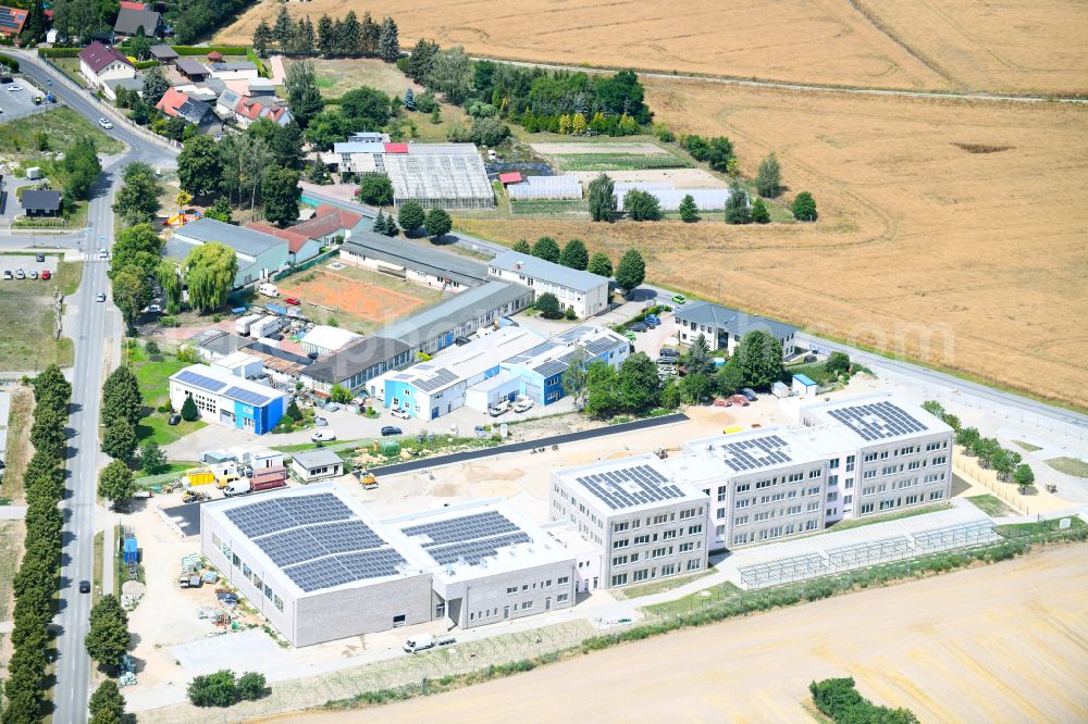 Aerial image Lindenberg - School building of the primary school between Ahrensfelder Chaussee and Thomas-Muentzer-Strasse in Lindenberg in the federal state of Brandenburg, Germany