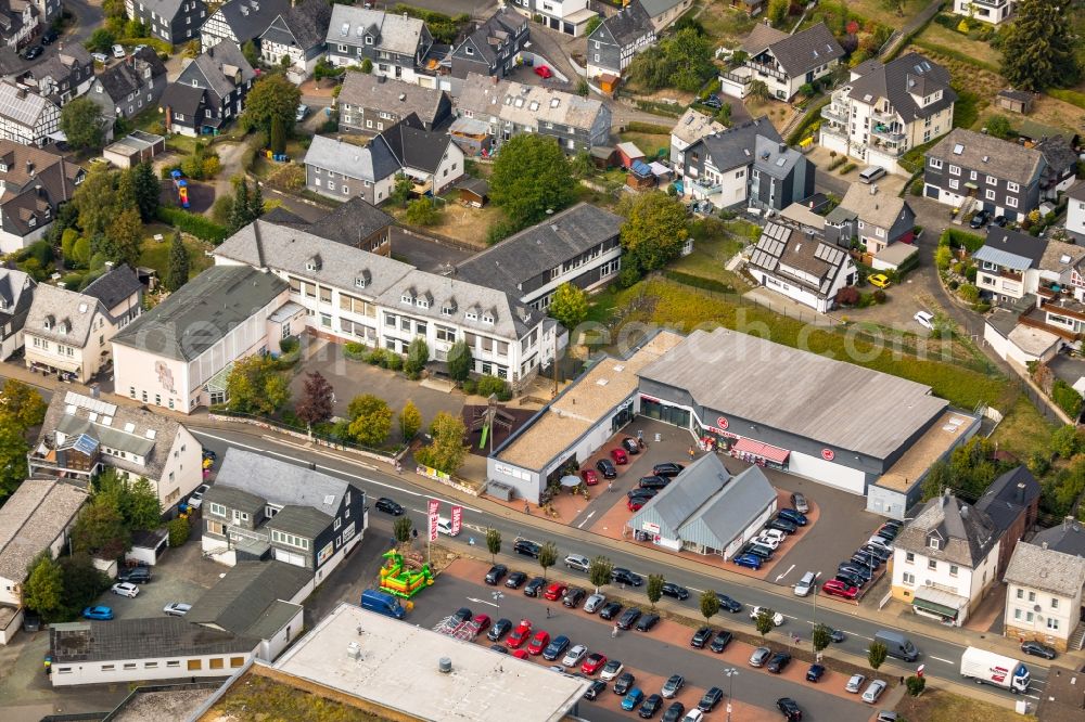 Neunkirchen from above - School building of the Grundschule Neunkirchen in Neunkirchen in the state North Rhine-Westphalia, Germany