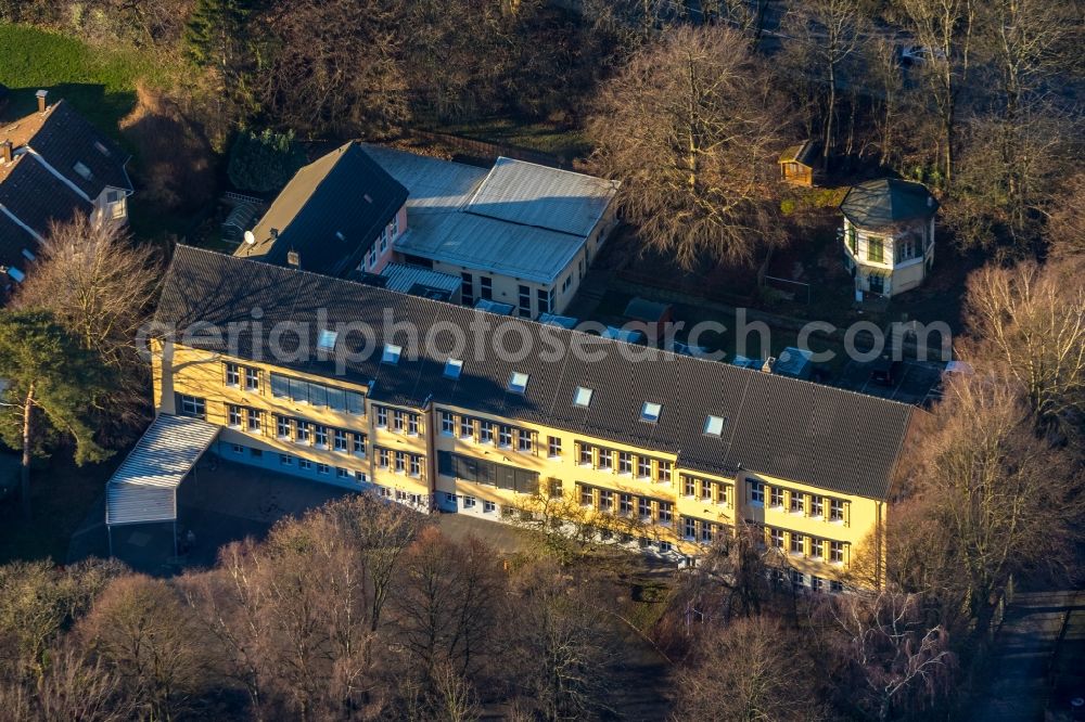 Aerial photograph Schwelm - School building of the Grundschule Nordstadt on Hattinger Strasse in Schwelm in the state North Rhine-Westphalia, Germany