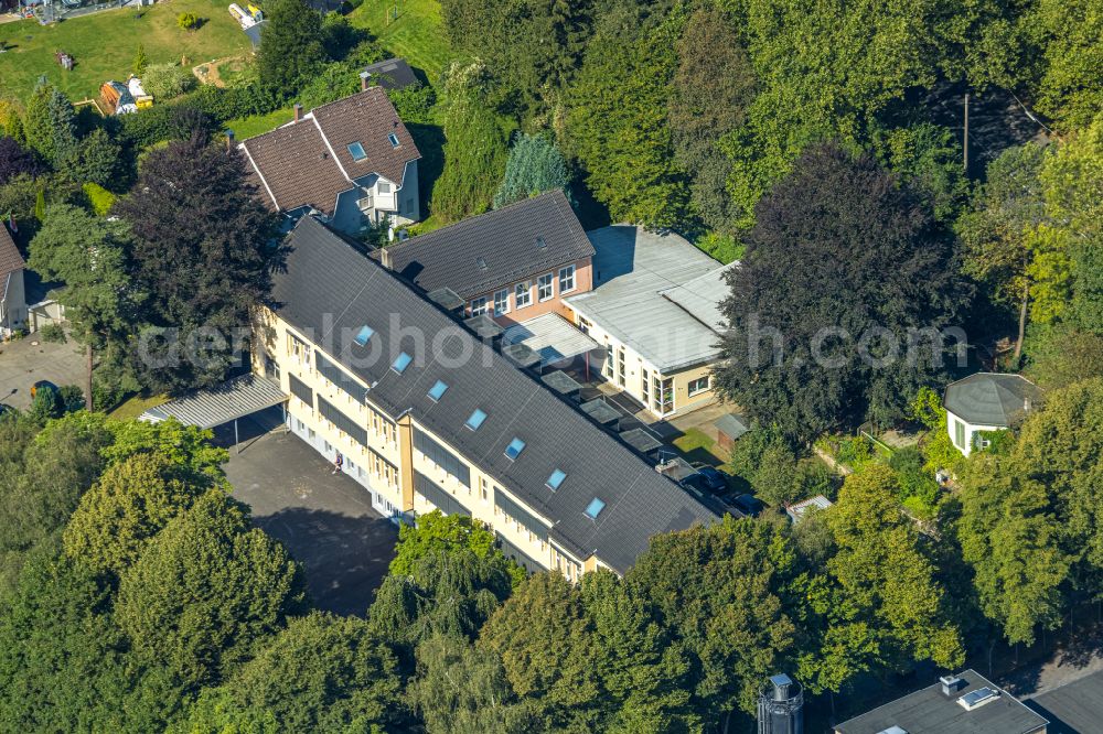 Aerial image Schwelm - School building of the Grundschule Nordstadt on Hattinger Strasse in Schwelm in the state North Rhine-Westphalia, Germany