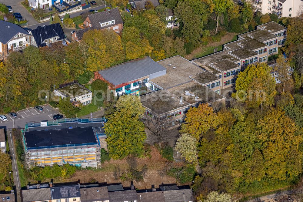 Herdecke from above - School building of the Grundschule Schraberg Neue Strasse in the district Ostende in Herdecke in the state North Rhine-Westphalia, Germany