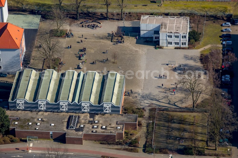 Aerial photograph Bottrop - School building of Gustav- Heinemann school in Bottrop in North Rhine-Westphalia