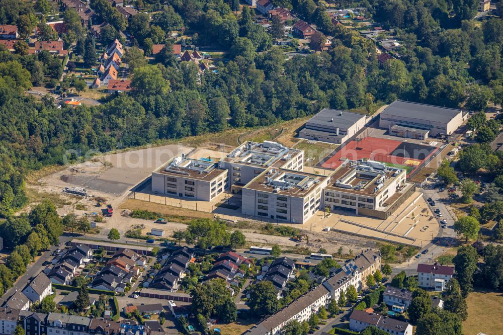 Aerial image Essen - School building of Gustav-Heinemann-Schule along the Schonnebeckhoefe in Essen at Ruhrgebiet in the state North Rhine-Westphalia, Germany