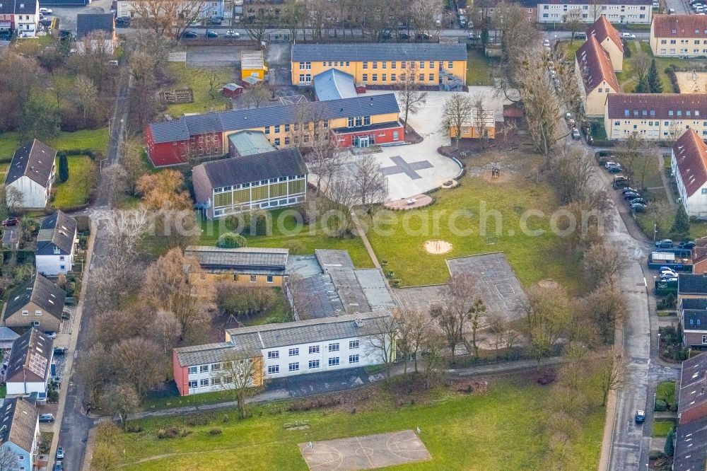 Aerial photograph Heessen - School building of the Gutenbergschule and the Foerderschule Erich Kaestner Schule in the Hamm-Heessen district of Hamm in the state of North Rhine-Westphalia