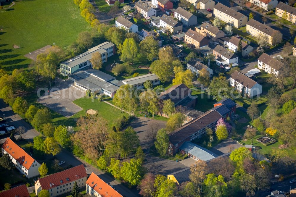 Hamm from above - School building of the Gutenbergschule in the Hamm-Heessen district of Hamm in the state of North Rhine-Westphalia