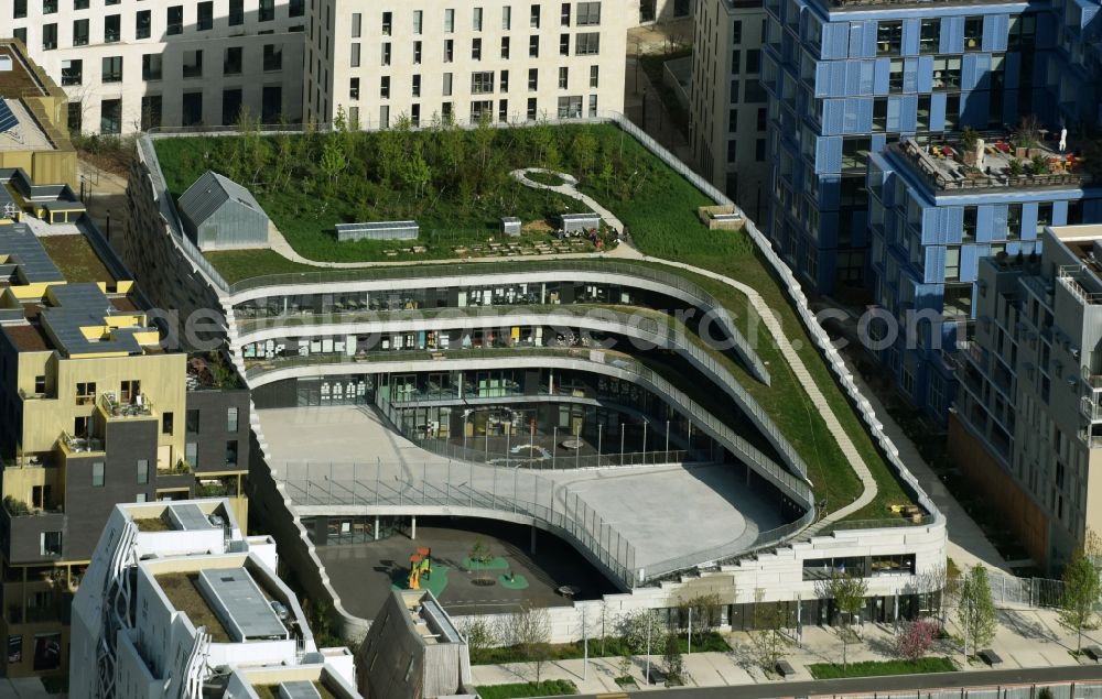 Paris Boulogne-Billancourt from above - School building of the Gymnase Biodiversite on Rue Marcel Bontemps in Paris Boulogne-Billancourt in Ile-de-France, France