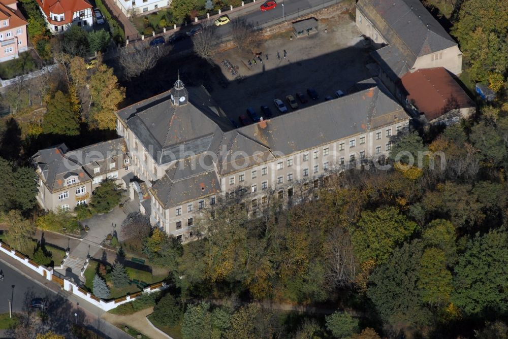 Aerial photograph Borna - School building of the Am Breiten Teich in Borna in the state Saxony, Germany