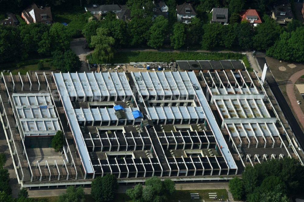 Hamburg from the bird's eye view: School building of the Christianeum on Otto-Ernst-Strasse in Hamburg