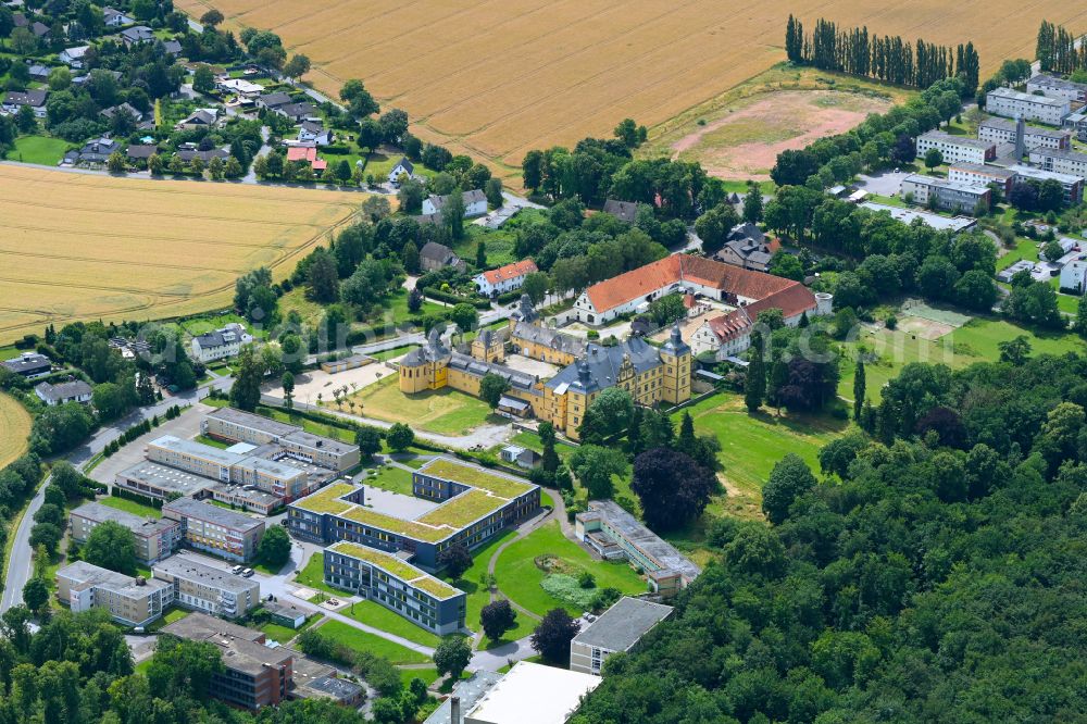 Eringerfeld from above - School building of the on street Steinhauser Strasse in Eringerfeld in the state North Rhine-Westphalia, Germany