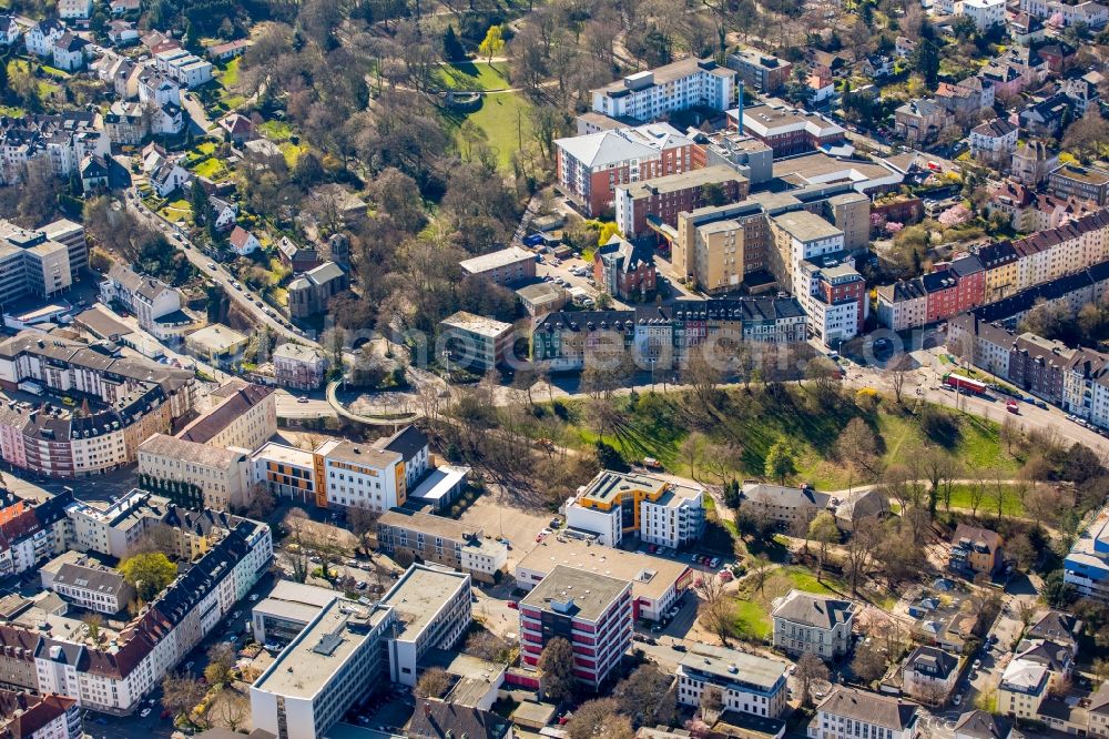 Aerial photograph Hagen - School building of the Fichte-Gymnasium on Goldbergstrasse in Hagen in the state North Rhine-Westphalia, Germany