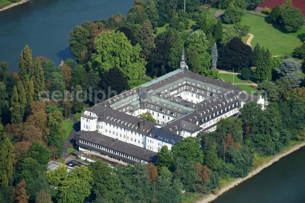 Aerial photograph Remagen - School building of the Franziskus-Gymnasium on island Nonnenwerth in the district Rolandswerth in Remagen in the state Rhineland-Palatinate, Germany