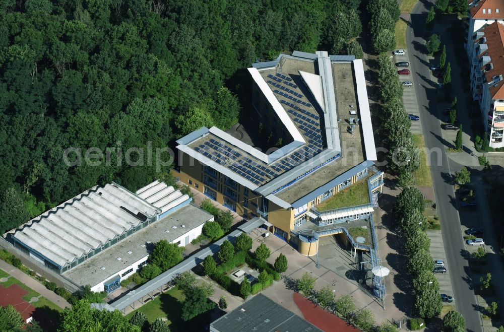 Aerial image Leipzig - School building of the Gustav-Hertz-Gymnasium on Dachsstrasse in Leipzig in the state Saxony