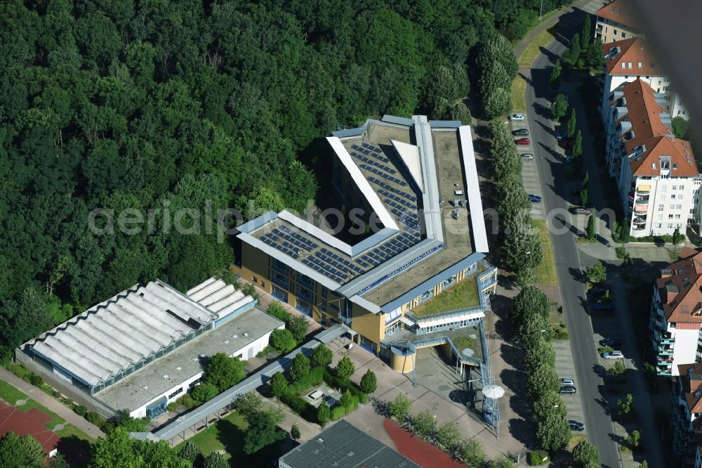 Aerial photograph Leipzig - School building of the Gustav-Hertz-Gymnasium on Dachsstrasse in Leipzig in the state Saxony