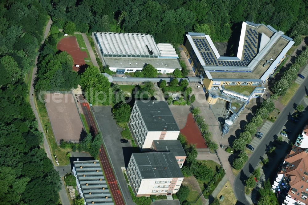 Leipzig from the bird's eye view: School building of the Gustav-Hertz-Gymnasium on Dachsstrasse in Leipzig in the state Saxony