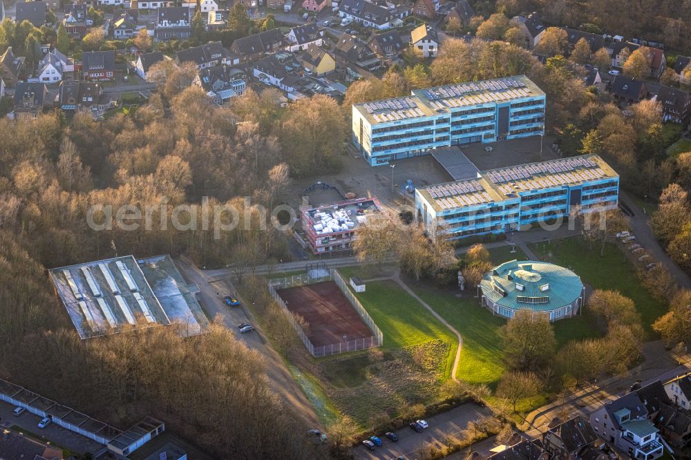 Aerial image Bottrop - School building of the Heinrich-Heine-Gymnasium in Bottrop in the state North Rhine-Westphalia