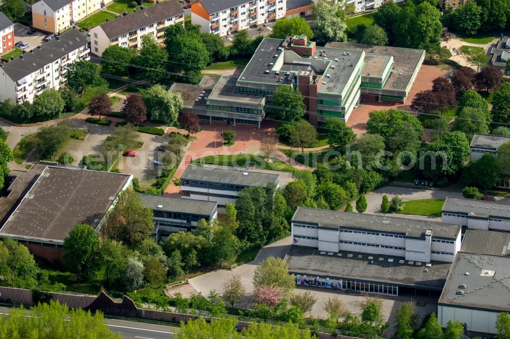 Aerial photograph Hagen - School building of the Gymnasium Hohenlimburg at the Wiesenstreet in Hagen in the state North Rhine-Westphalia