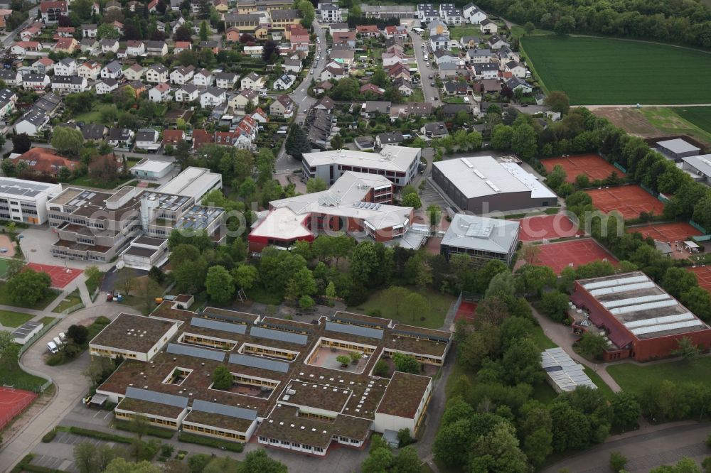 Aerial photograph Nieder-Olm - School building of the Gymnasium, IGS and Liesel-Metten-Schule in Nieder-Olm in the state Rhineland-Palatinate, Germany