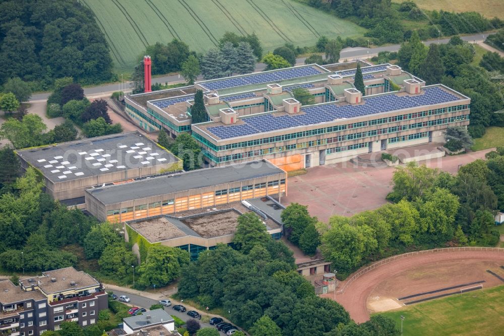 Aerial image Hattingen - School building of the on Lindstockstrasse in the district Holthausen in Hattingen in the state North Rhine-Westphalia