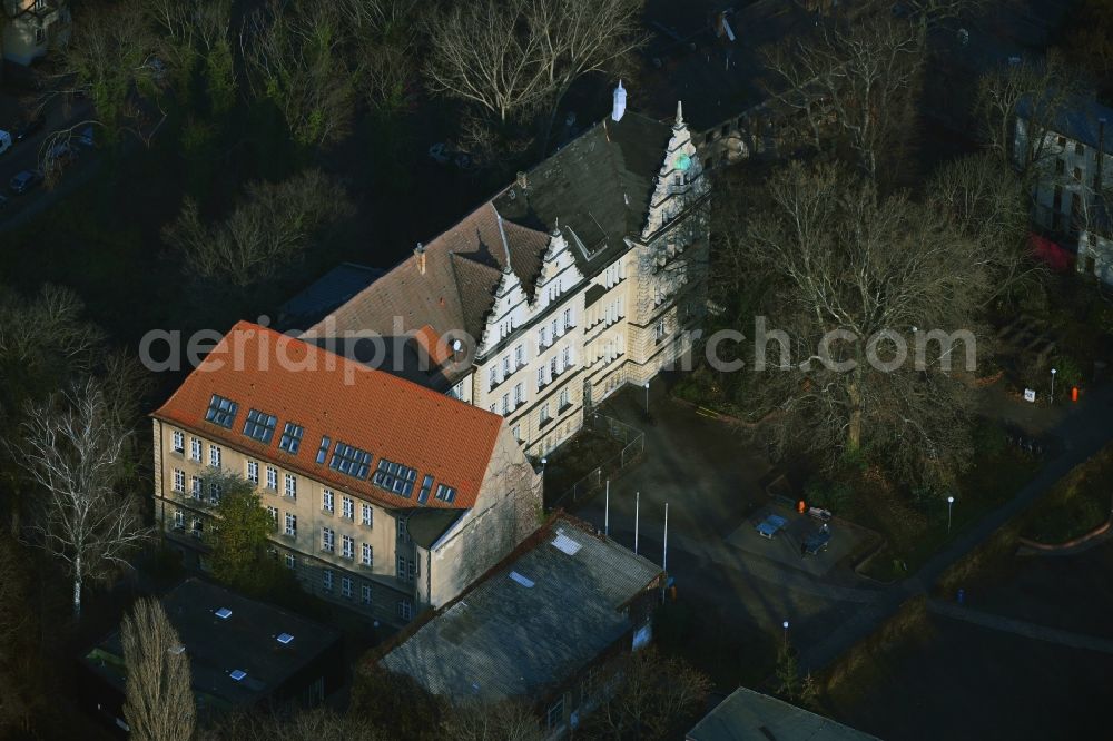 Aerial photograph Berlin - School building of the Max-Delbrueck-Gymnasium on Kuckhoffstrasse in the district Niederschoenhausen in Berlin, Germany