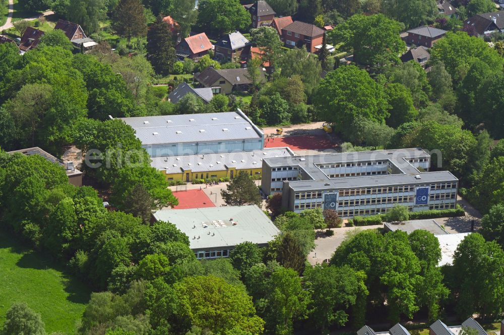 Hamburg from above - School building of the on street Sthamerstrasse in the district Ohlstedt in Hamburg, Germany