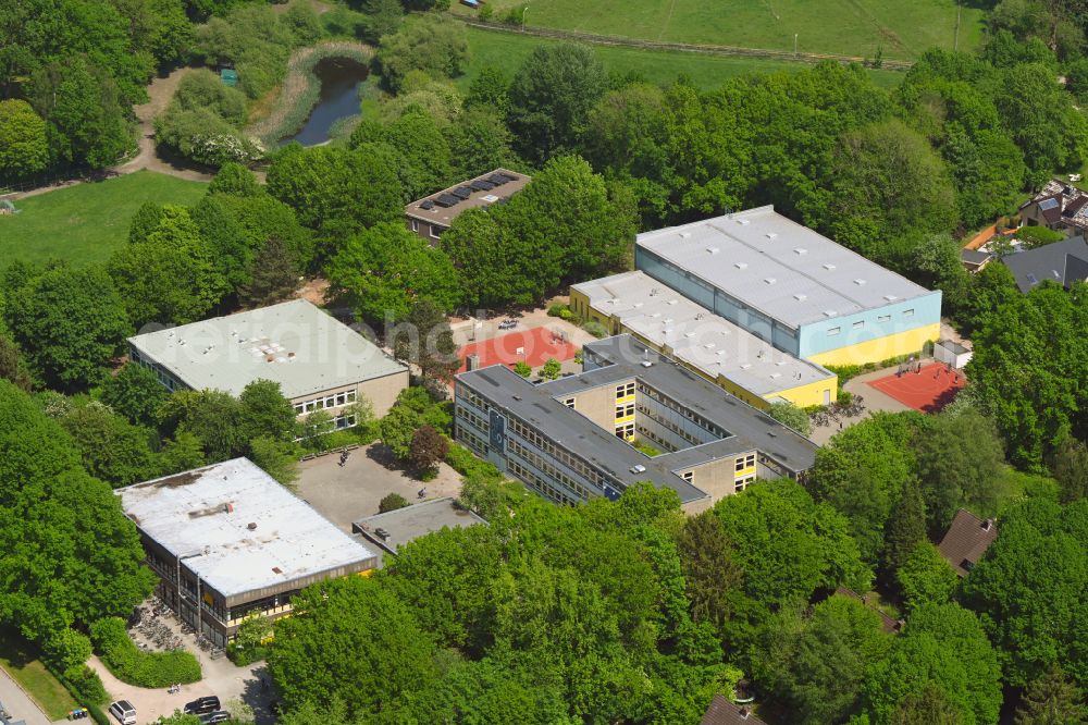 Aerial image Hamburg - School building of the on street Sthamerstrasse in the district Ohlstedt in Hamburg, Germany