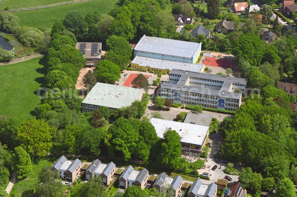 Aerial photograph Hamburg - School building of the on street Sthamerstrasse in the district Ohlstedt in Hamburg, Germany