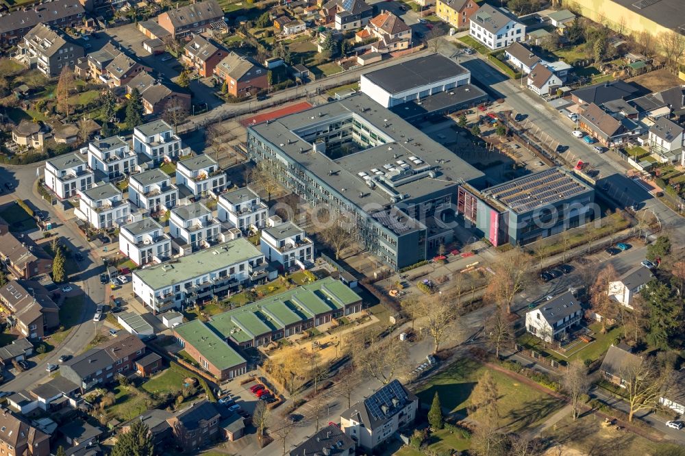 Dinslaken from above - School building of the Otto-Hahn-Gymnasium on Hagenstrasse in Dinslaken in the state North Rhine-Westphalia, Germany