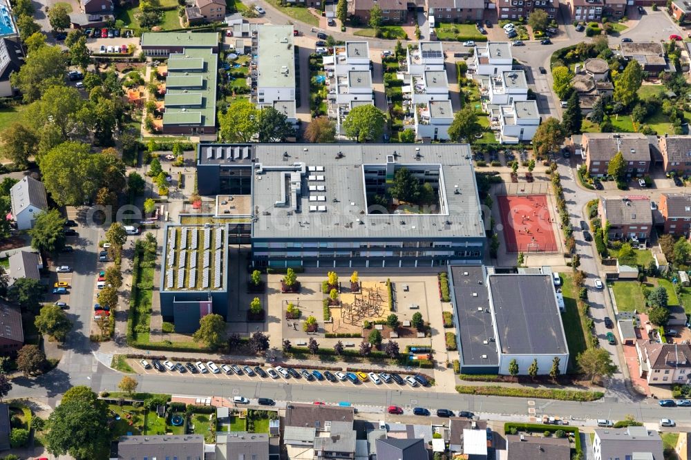 Dinslaken from above - School building of the Otto-Hahn-Gymnasium on Hagenstrasse in Dinslaken in the state North Rhine-Westphalia, Germany