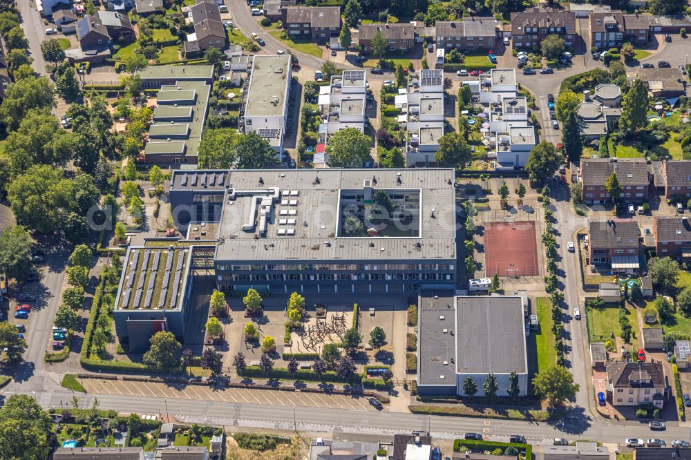 Dinslaken from above - School building of the Otto-Hahn-Gymnasium on Hagenstrasse in Dinslaken in the state North Rhine-Westphalia, Germany