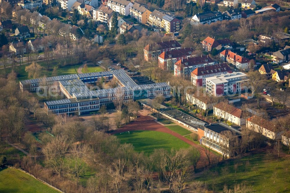 Aerial photograph Herne - School building of the Otto-Hahn-Gymnasium on Mont-Cenis-Strasse in Herne in the state North Rhine-Westphalia