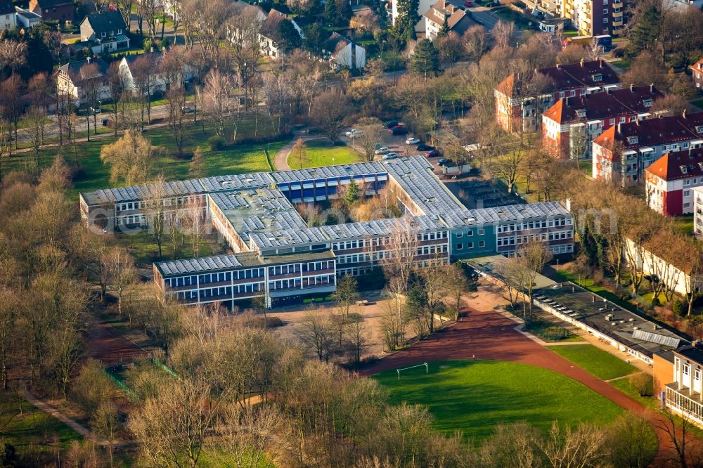 Herne from above - School building of the Otto-Hahn-Gymnasium on Mont-Cenis-Strasse in Herne in the state North Rhine-Westphalia