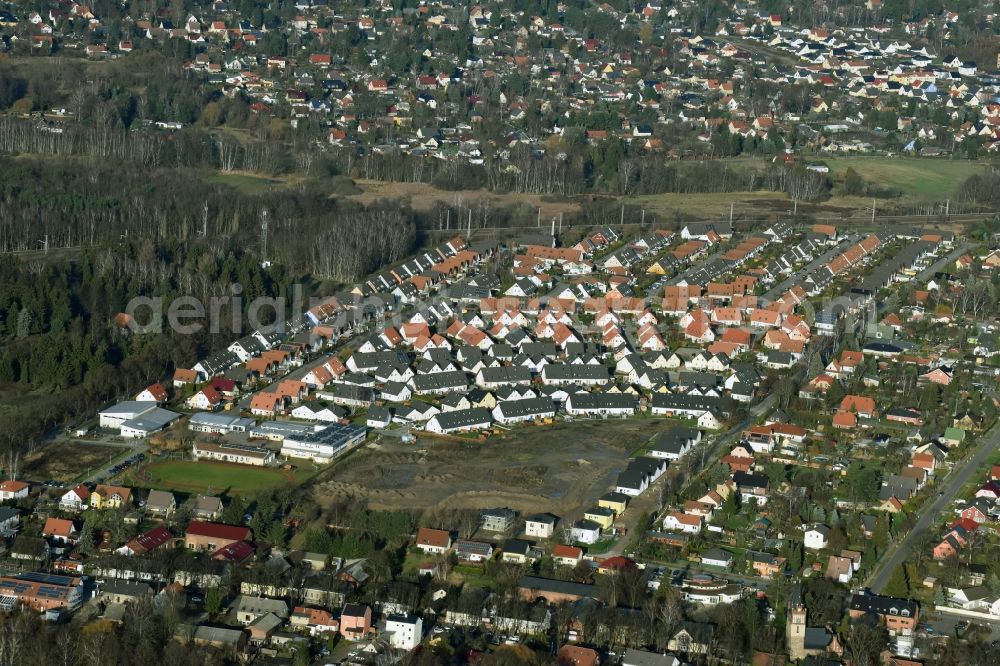 Panketal from the bird's eye view: School building of the Gymnasium Panketal on residential Spreestrasse in Panketal in the state Brandenburg