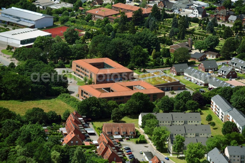 Schwarzenbek from the bird's eye view: School building of the Schwarzenbek in Schwarzenbek in the state Schleswig-Holstein, Germany