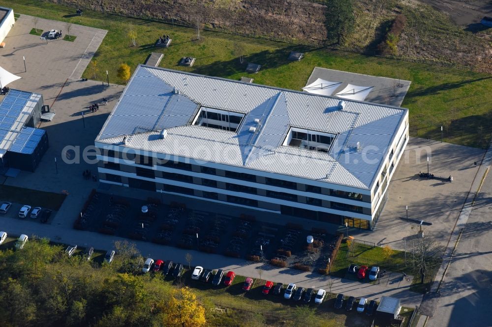 Stahnsdorf from above - School building of the Vicco-von-Buelow-Gymnasium Heinrich-Zille-Strasse in Stahnsdorf in the state Brandenburg