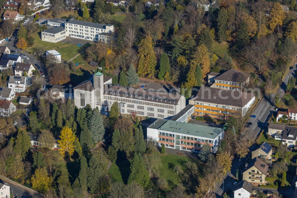 Aerial image Menden (Sauerland) - School building of the Walburgisgynasium in Menden (Sauerland) in the state North Rhine-Westphalia, Germany