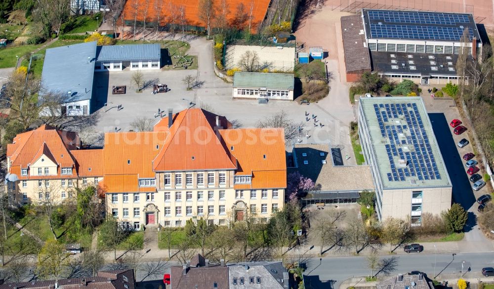 Aerial photograph Hattingen - School building of the Waldstrasse in the district Suensbruch in Hattingen in the state North Rhine-Westphalia