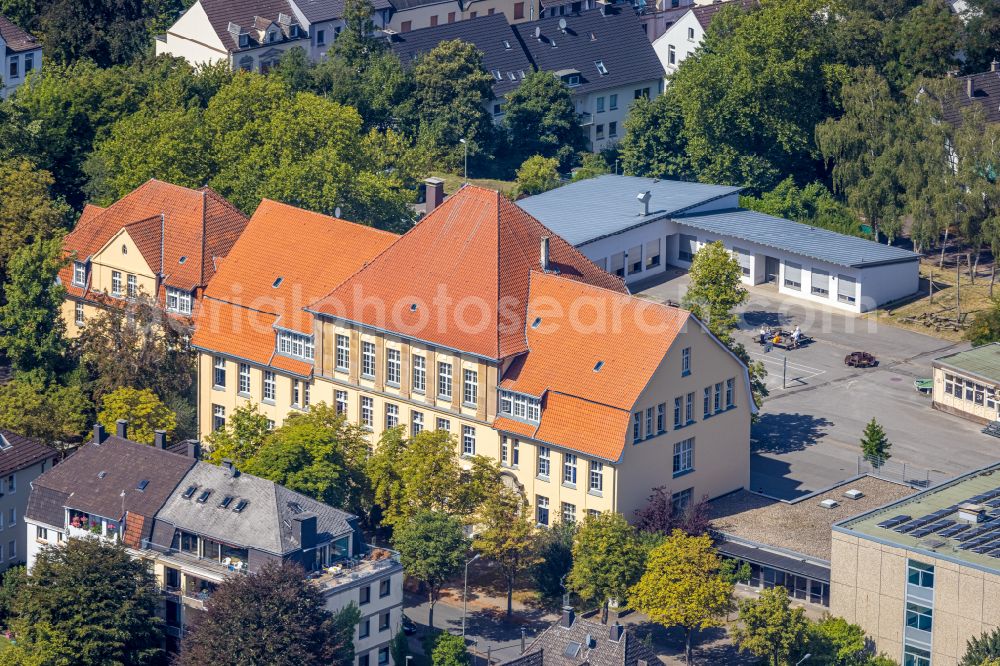 Hattingen from the bird's eye view: School building of the Waldstrasse in the district Suensbruch in Hattingen in the state North Rhine-Westphalia