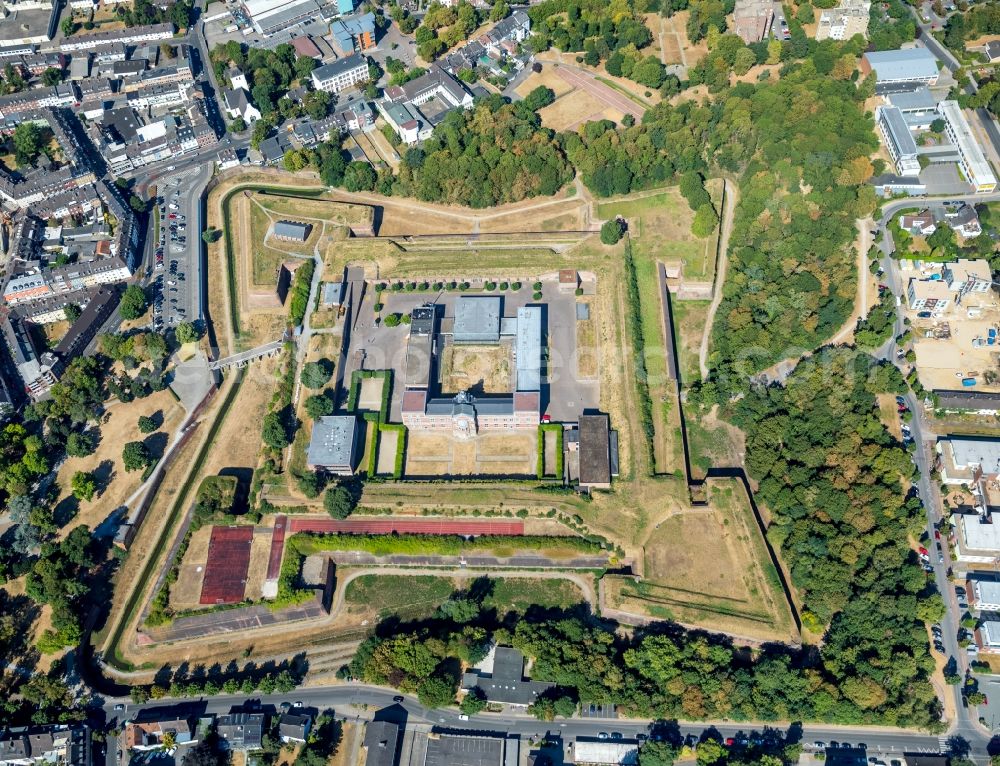 Aerial image Jülich - School building of the Gymnasium Zitadelle Juelich in Juelich in the state North Rhine-Westphalia, Germany