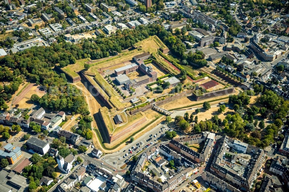 Jülich from the bird's eye view: School building of the Gymnasium Zitadelle Juelich in Juelich in the state North Rhine-Westphalia, Germany