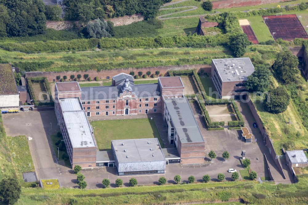 Aerial image Jülich - School building of the Gymnasium Zitadelle Juelich in Juelich in the state North Rhine-Westphalia, Germany