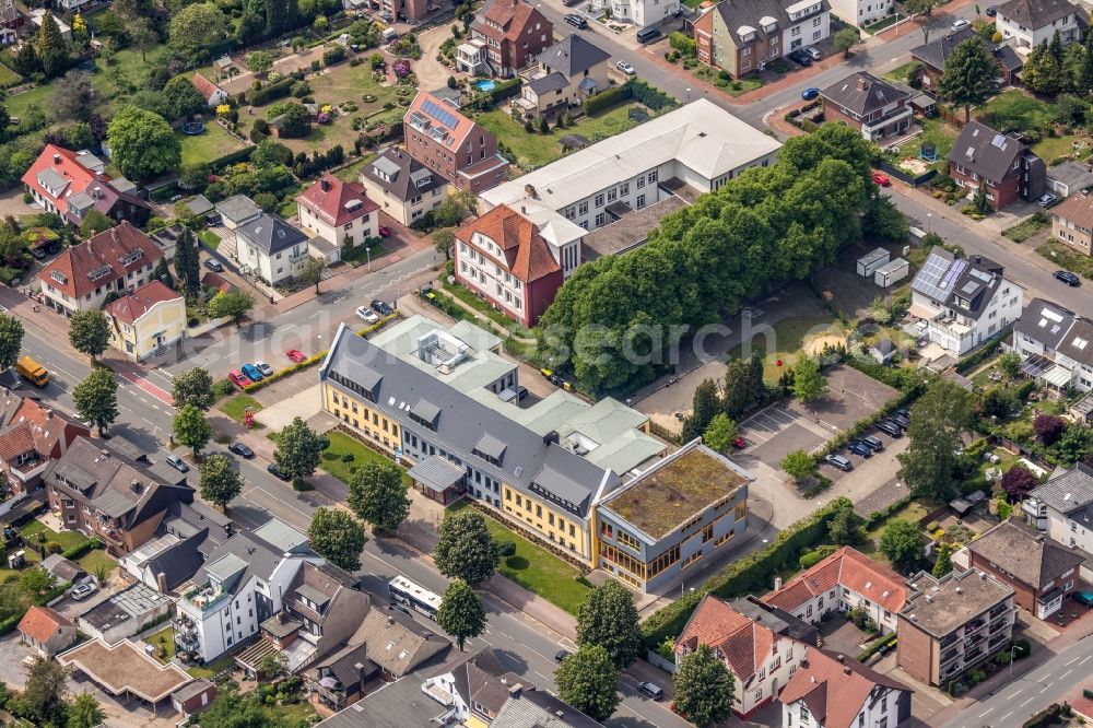 Haltern am See from above - School building of the Hans-Boeckler-Kollegschule of Kreises Recklinghausen in Haltern am See in the state North Rhine-Westphalia, Germany