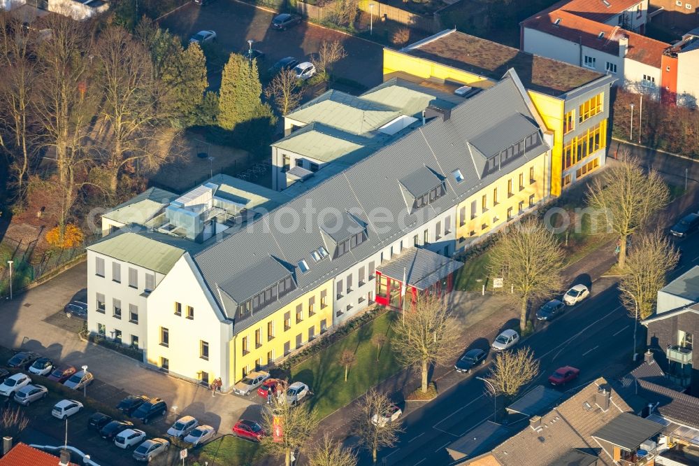 Aerial photograph Haltern am See - School building of the Hans-Boeckler-Kollegschule of Kreises Recklinghausen in Haltern am See in the state North Rhine-Westphalia, Germany