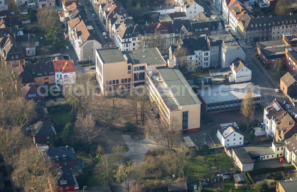 Aerial photograph Herne - School building of the Haranni-Gymnasium in of Hermann-Loens-Strasse in Herne in the state North Rhine-Westphalia, Germany