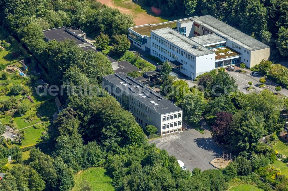 Aerial photograph Ennepetal - School building of the Hauptschule Friedenshoehe on Friedenshoehe in Ennepetal in the state North Rhine-Westphalia, Germany