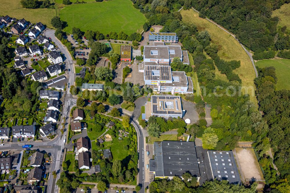 Aerial image Gevelsberg - School building of the Hauptschule Gevelsberg and of Staedtischen Gymnasium Gevelsberg Am Hofe in Gevelsberg in the state North Rhine-Westphalia, Germany